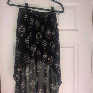 High low H&M skull skirt!